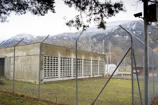 Quatre des dix évadés du centre éducatif fermé de Pramont à Granges (VS) ont été interpellés (archives). KEYSTONE/LAURENT GILLIERON